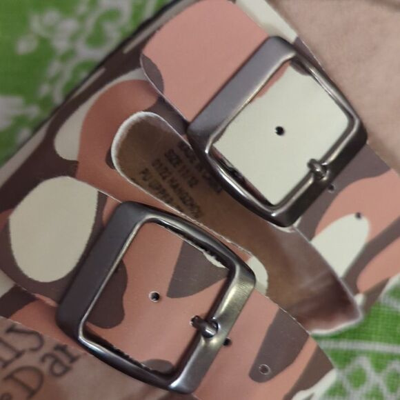 Lily and Dan camo sandals - Picture 8 of 9